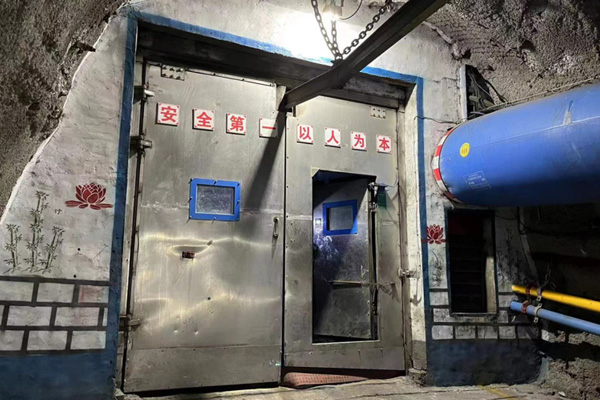 風(fēng)門現(xiàn)場門體展示